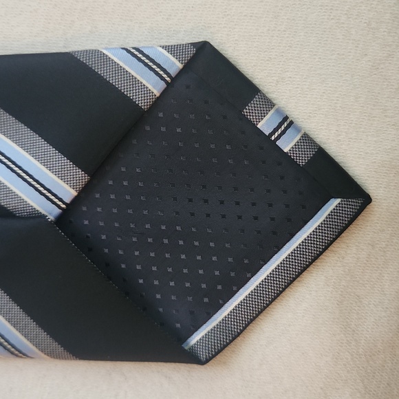 Protocol necktie - Picture 3 of 4